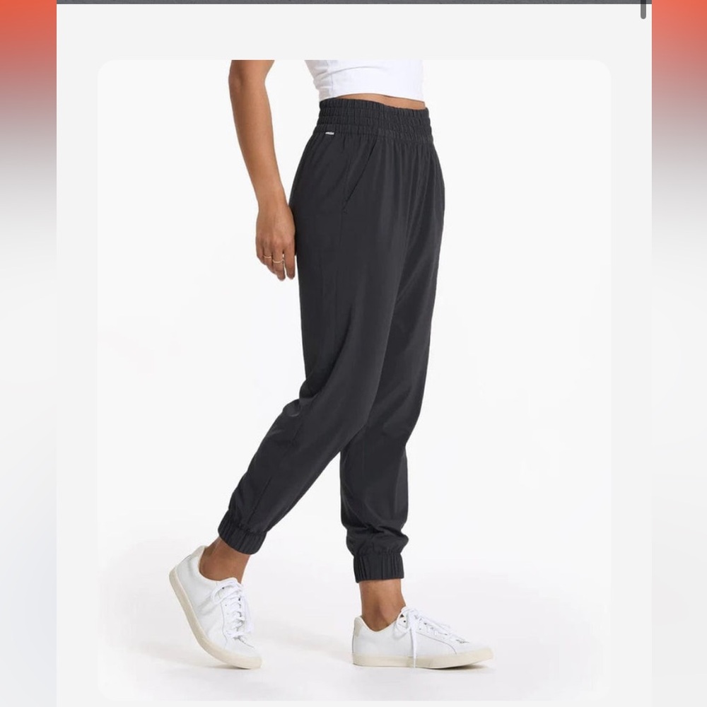 Vuori Black joggers